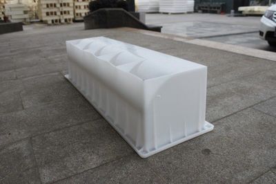浙江嘉兴丽臣厂家定制R15打孔圆弧侧石塑料模具 - 丽城 - 九正(中国建材第一网)